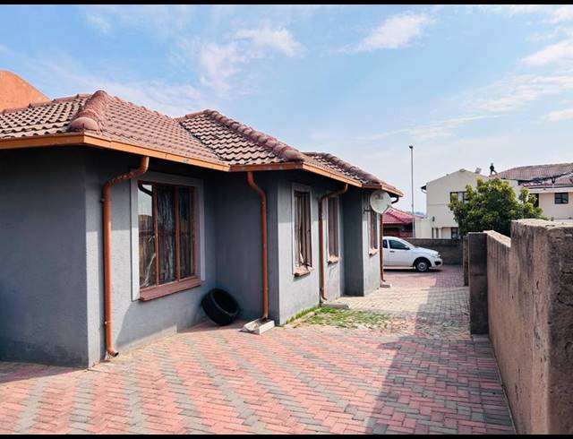 3 BEDROOM HOUSE FOR SALE IN BIRCH ACRES